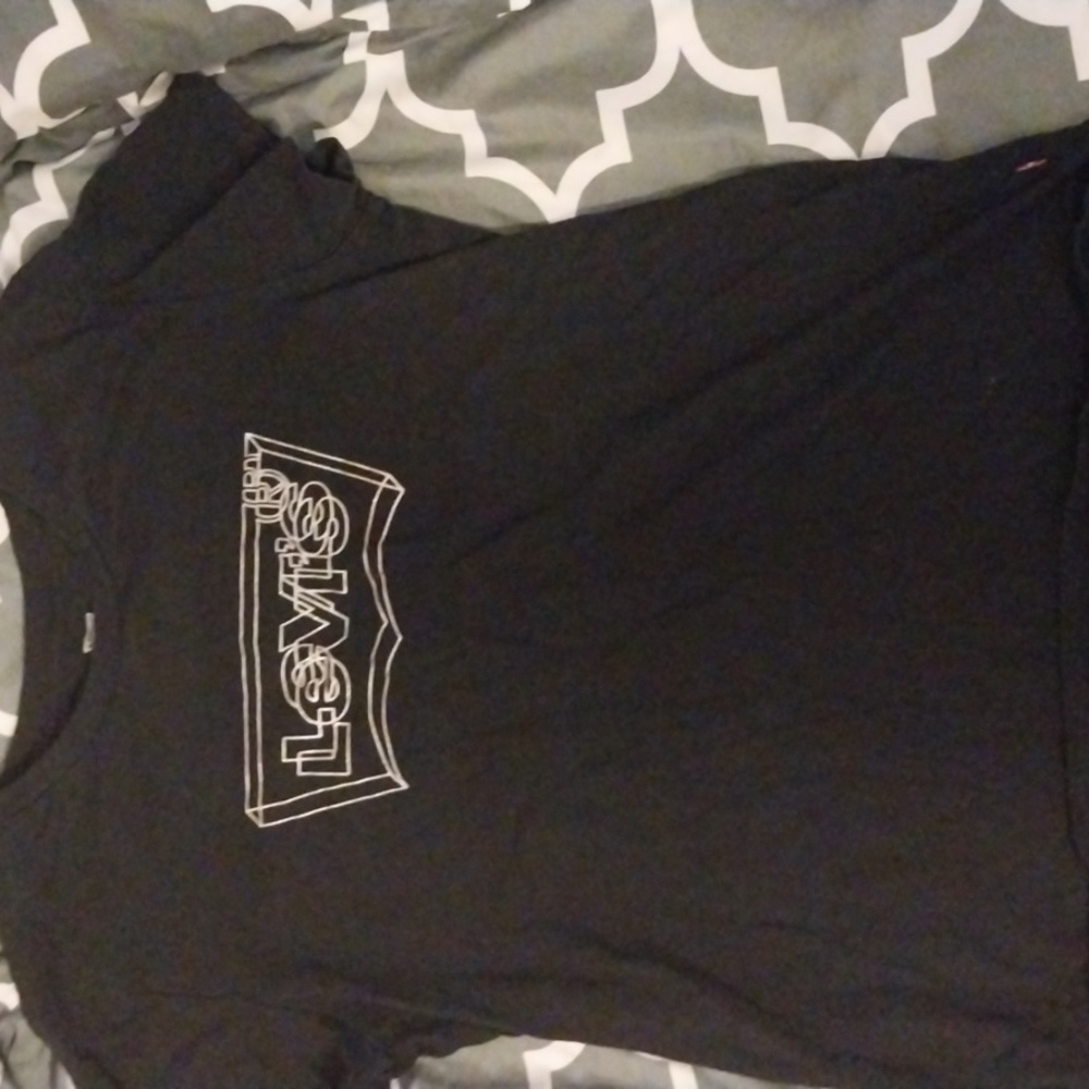 Levi's tshirt